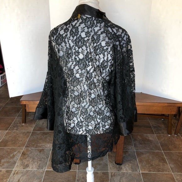 Victoria’s Secret black lace vintage kimono - Picture 4 of 7